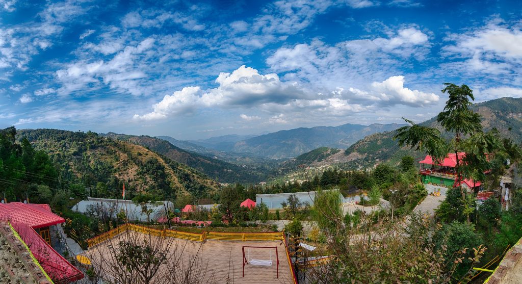 Resort in Solan for family stay with views